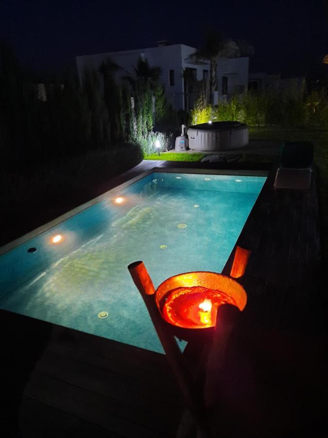 Superbe Villa Avec Piscine Plages Des Nations 拉巴特 外观 照片