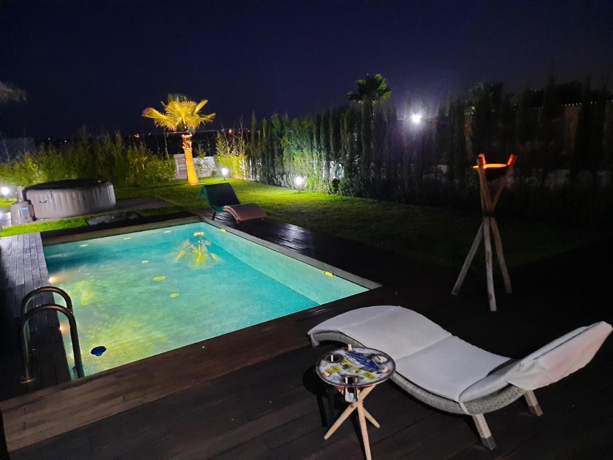 Superbe Villa Avec Piscine Plages Des Nations 拉巴特 外观 照片